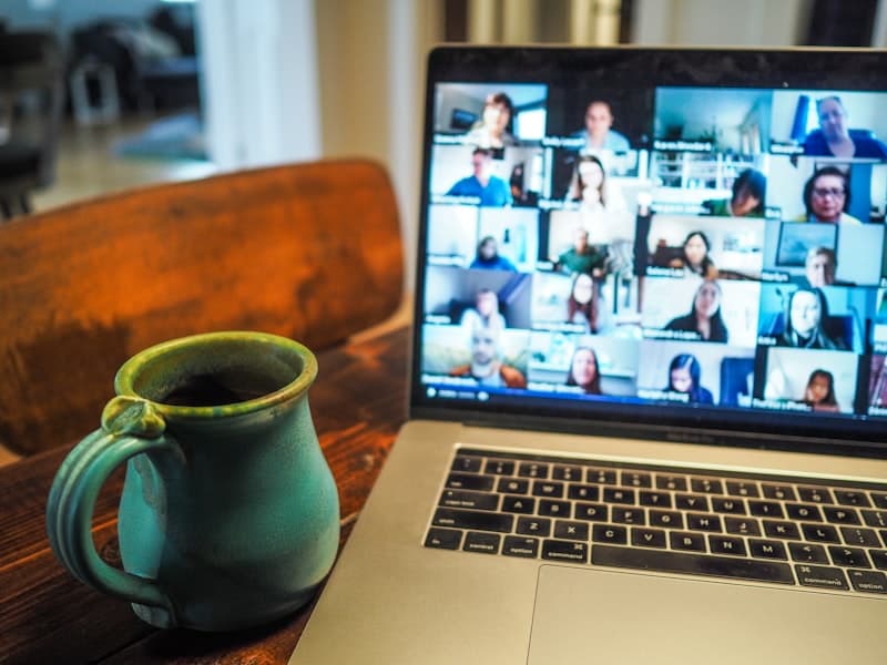 Consulta por vídeo com profissional de saúde mental